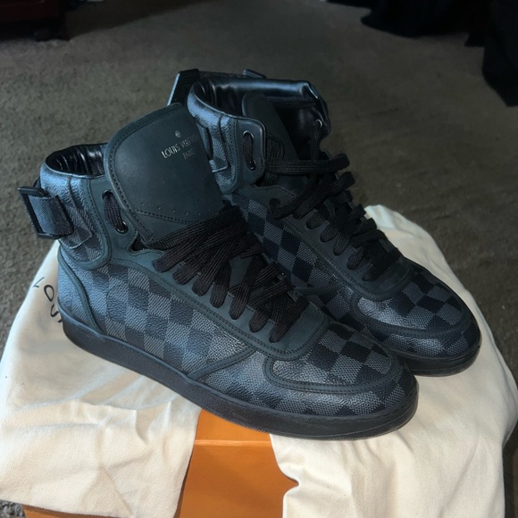 Designer Shoes (Louis Vuitton) Souliers - Picture 8 of 9